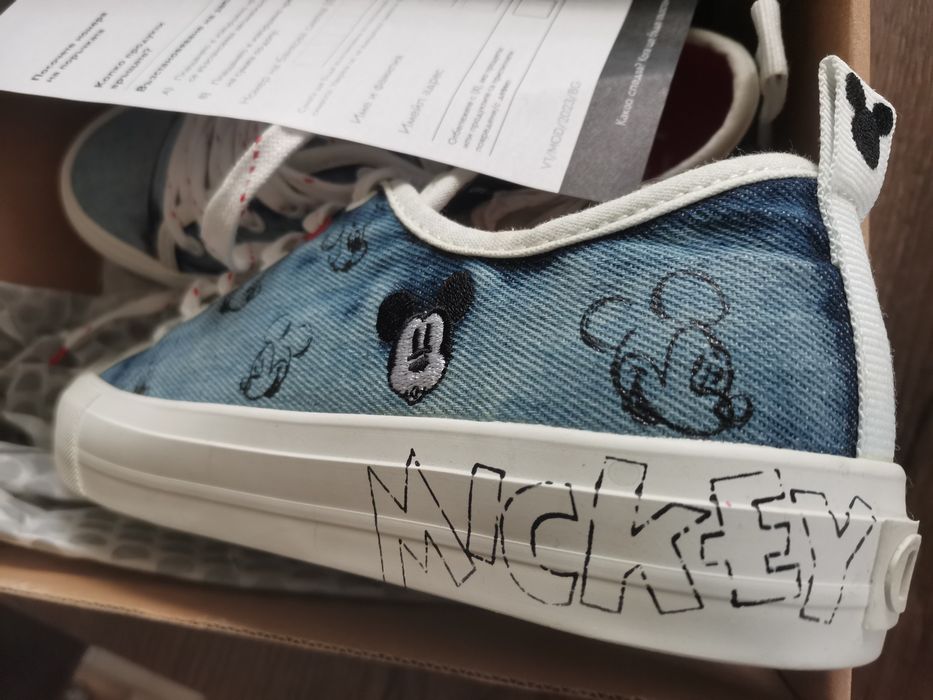 Сникърси Desigual