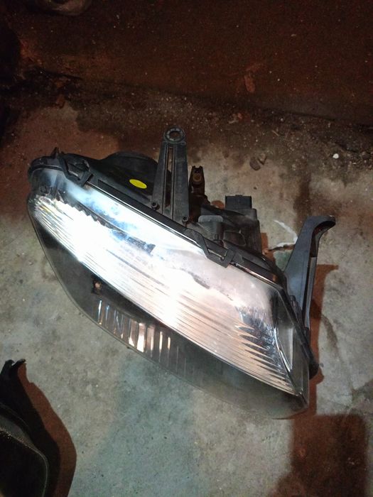 Фарове за части Дачия Дъстър/ Dacia Duster