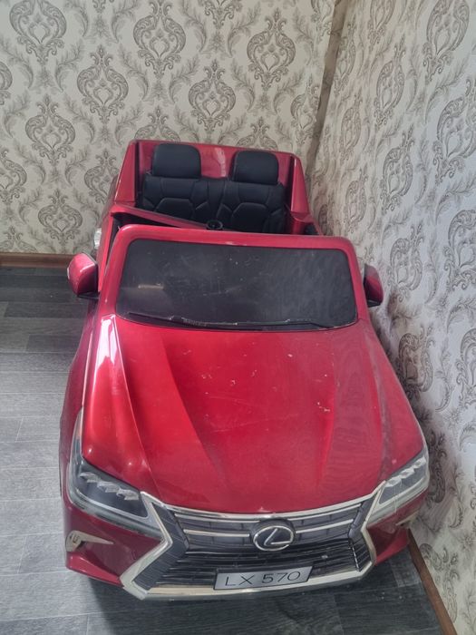 Машина детская красная