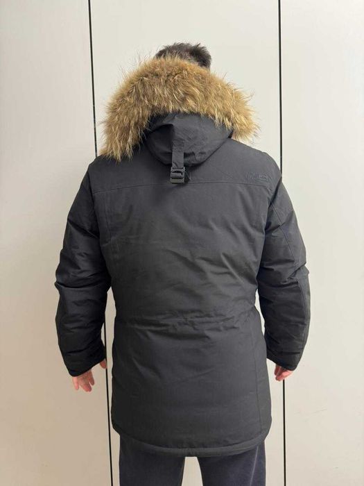 Пуховик зимний с капюшоном