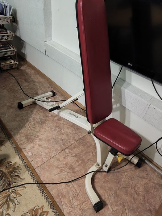 Скамья для силовых упражнений