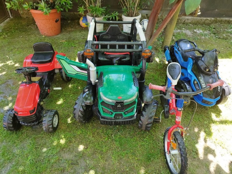 Vând mașinuțe electrice