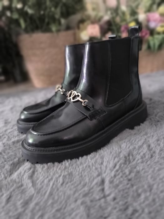 Обувь подростковая: ботинки и туфли Zara,