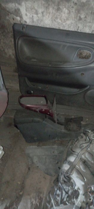 Продам запчасти на Мазда 626