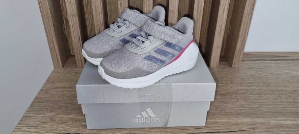 Pantofi, sandale, Nike, Adidas, Biomecanics, etc