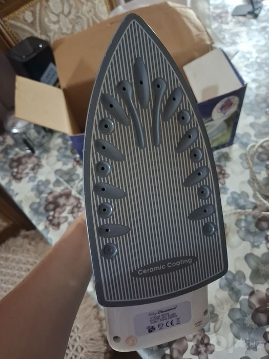 Продаю утюг Binatone