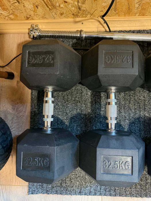 2 чифта хексагонови дъмбели - 32.5 кг. и 35 кг.