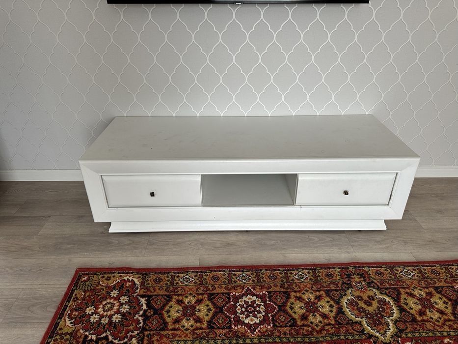 Продам бар с тумбой в комплекте