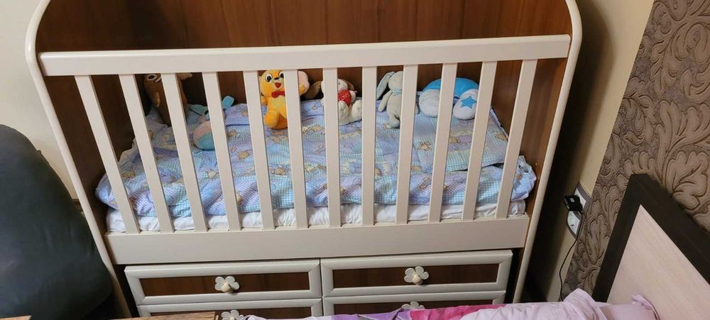 Детско легло..дървено