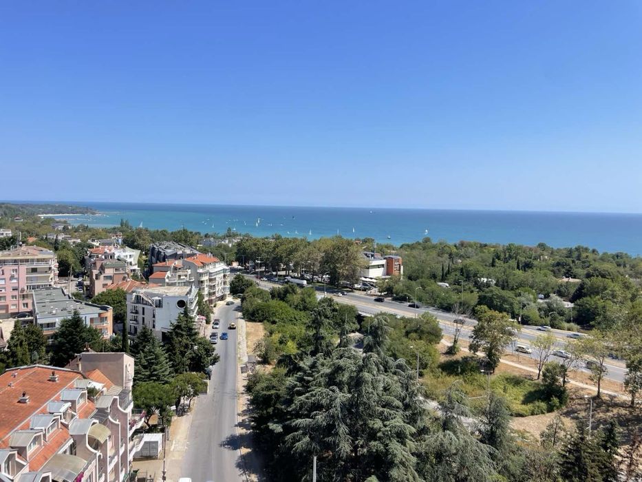 Дава се под наем Двустаен апартамент в Варна, Бриз - 80 кв.м за 1000 € - Снимка #1