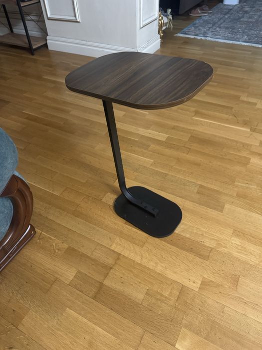 Прикроватный  столик