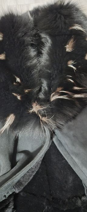 Черно дълго палто от естествени материяли