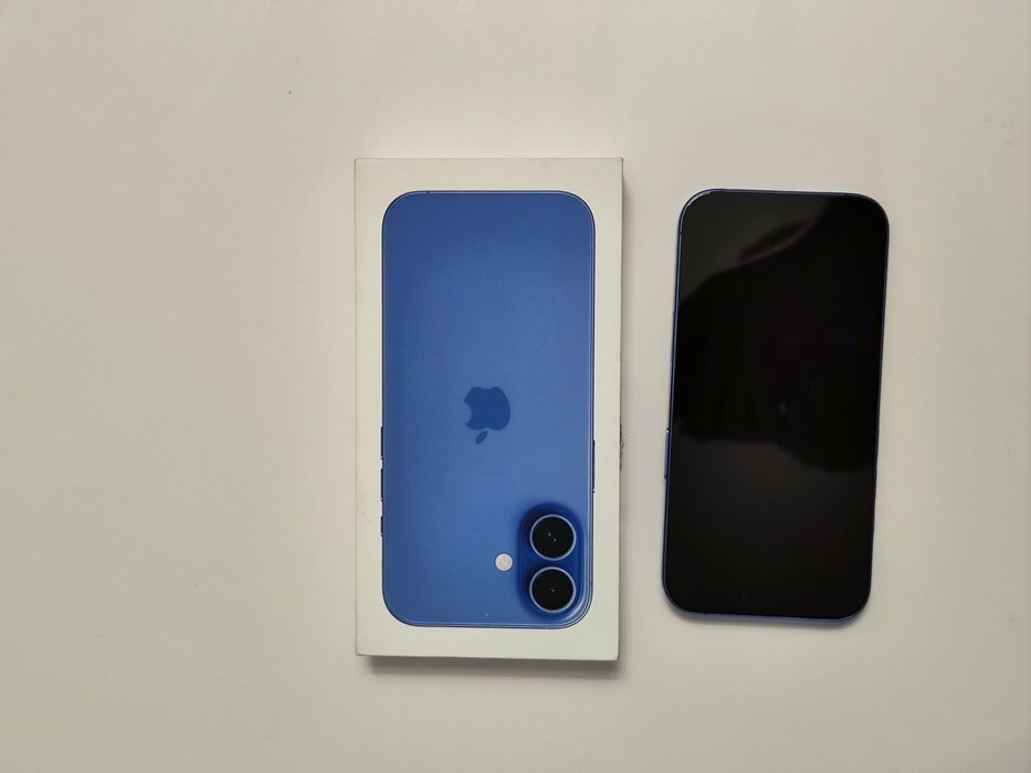 Iphone 16 blue “Нов”