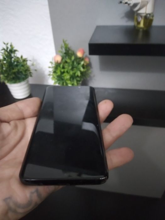 Samsung ,s9 doar butonul de aprindere,  trebuie schimbat dar funcțional