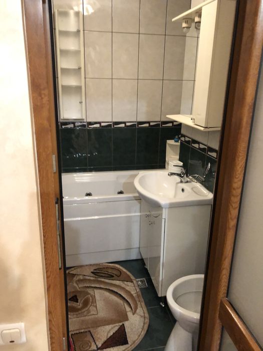 Inchiriez apartament 3 camere
