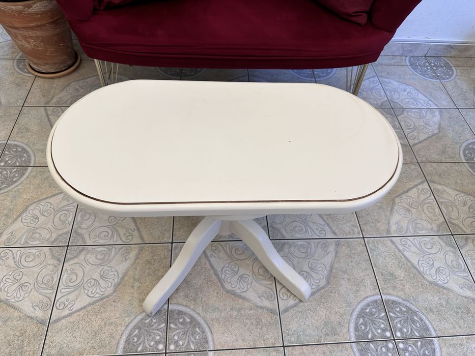 Mobila de lemn pentru living sau birou