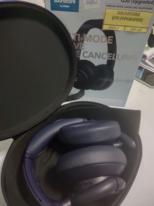 Casti SoundCore Q30(efn)