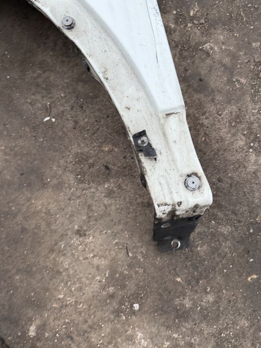 Оригинален ляв калник за nissan qashqai j11 с леки забележки