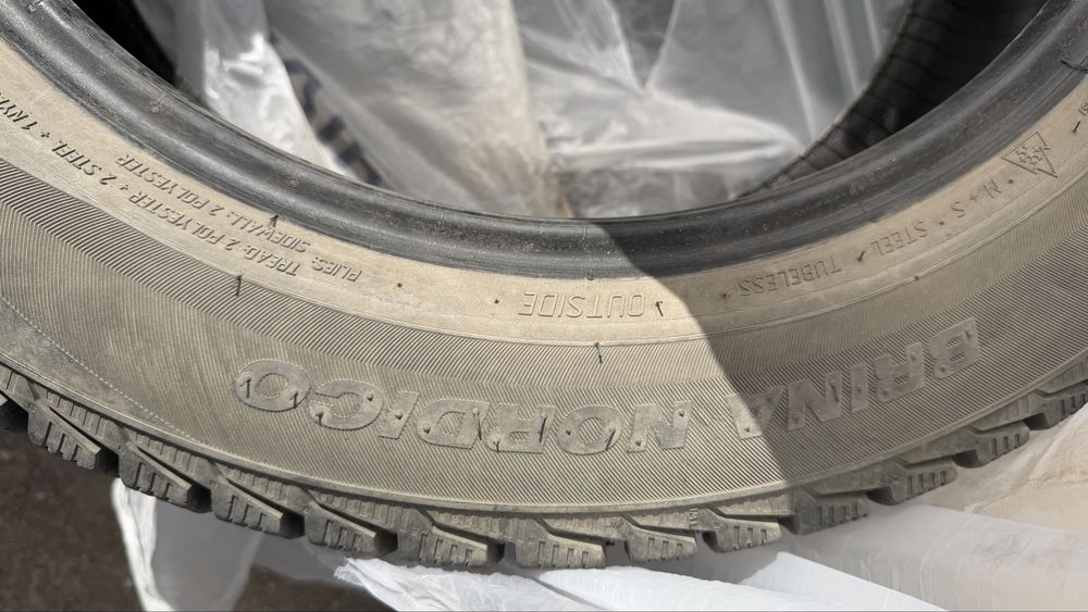 Продам зимние балоны с шипами