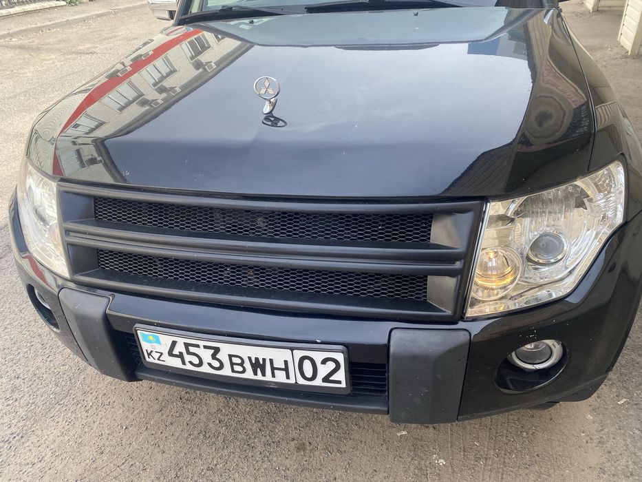 Решетка радиатора для Pajero 4