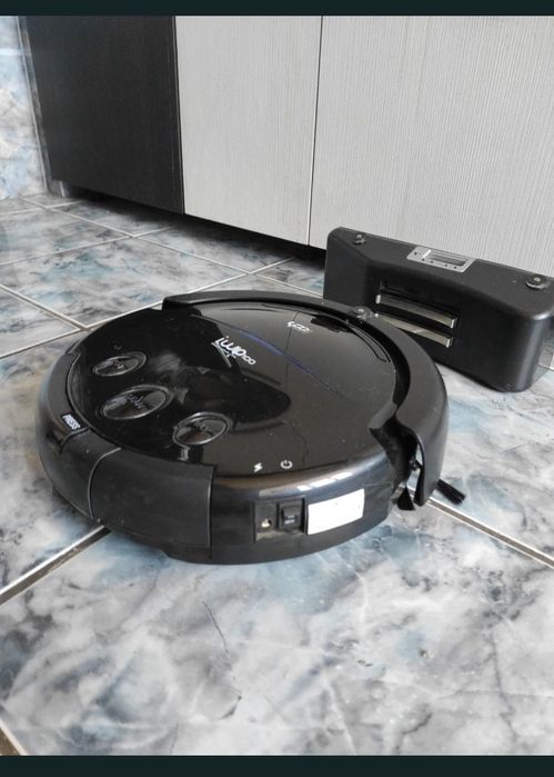 Robot pentru curățenie în stare bună de funcționare.