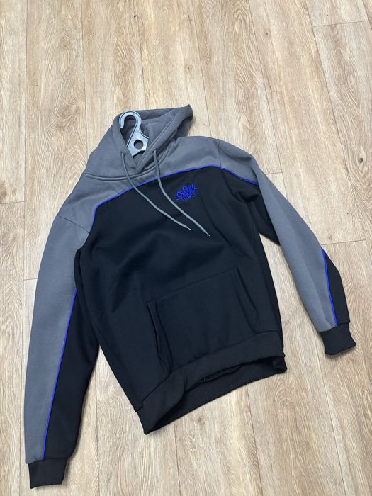 Syna world hoodie l