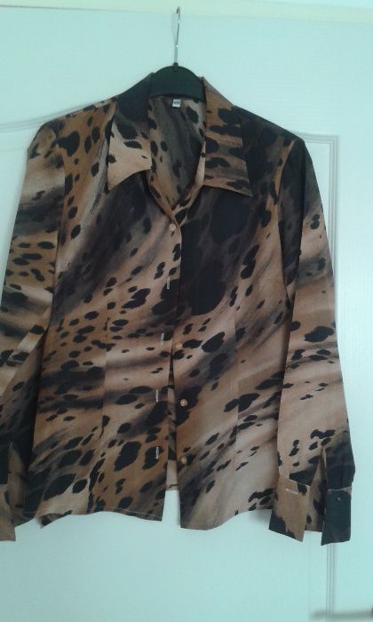 Camasa NOUA maro cu model leopard 36