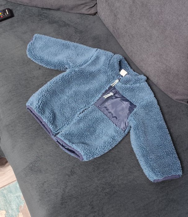 Jacheta de pluș H&M și Cămașa plus Pantalon H&M
