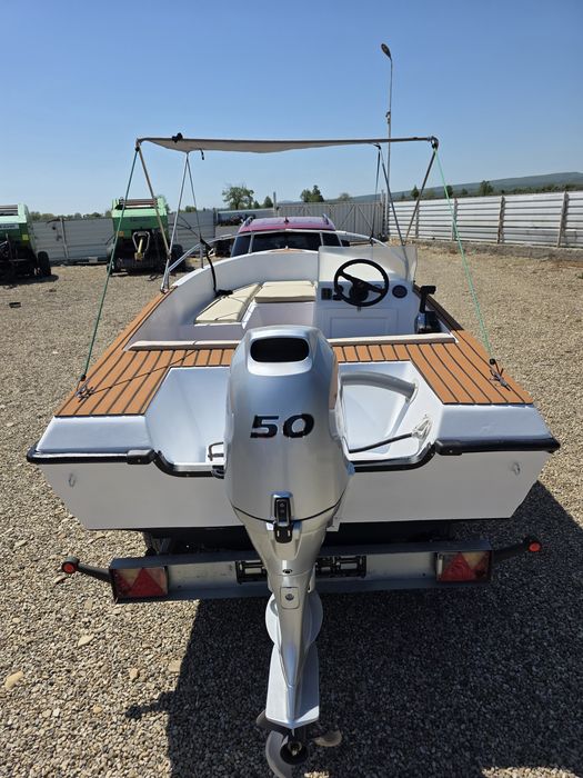 Ansamblu barca cu motor Honda  si peridoc