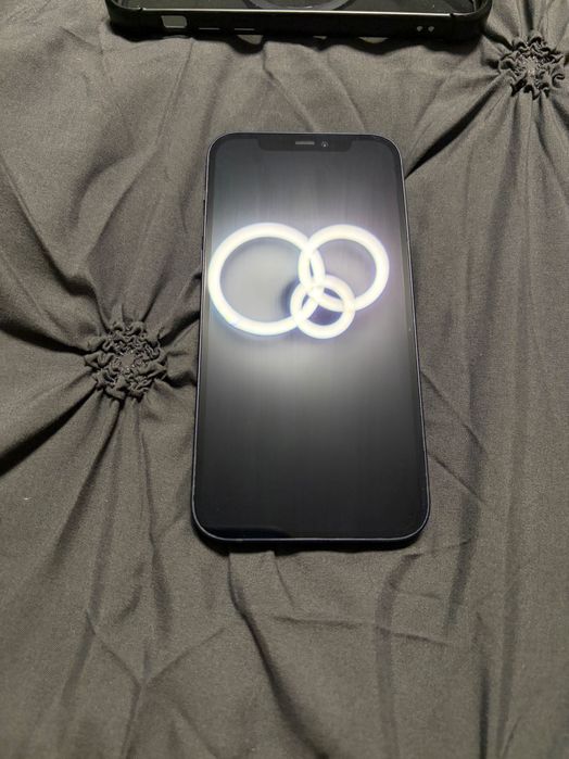 iPhone 12 64 gb pe negru