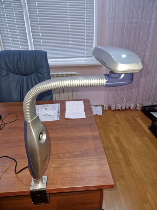 Настольная лампа с креплением