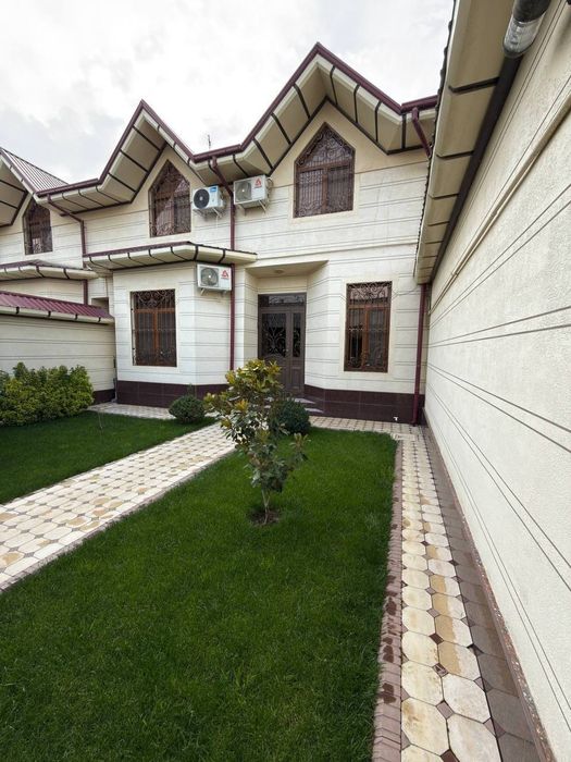 Продается ЕвроДом 8 комнат, ориентир: Катта Олтинтепа, 280м²