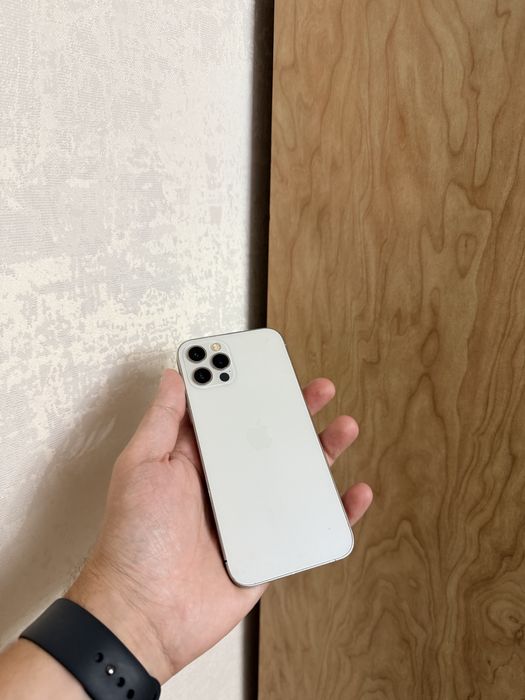 iPhone 12 Pro 256Gb - В отличном состоянии
