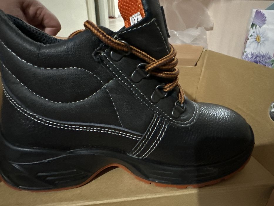 Мужская обувь размер 36