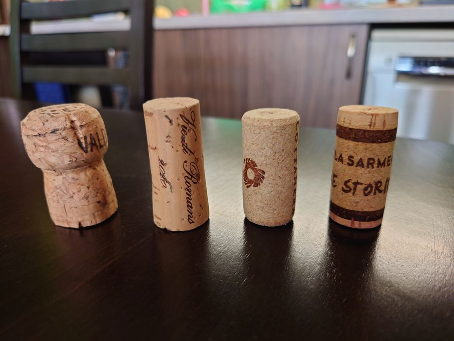 Продавам коркови тапи