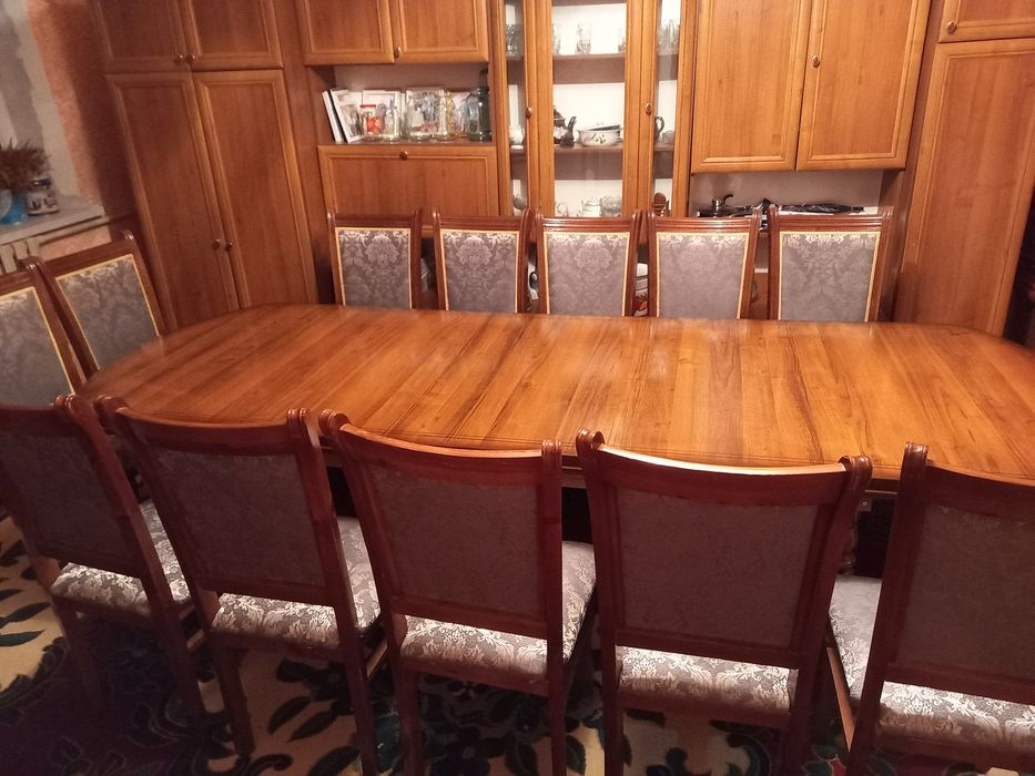 Стол стулья жағдайы жақсы