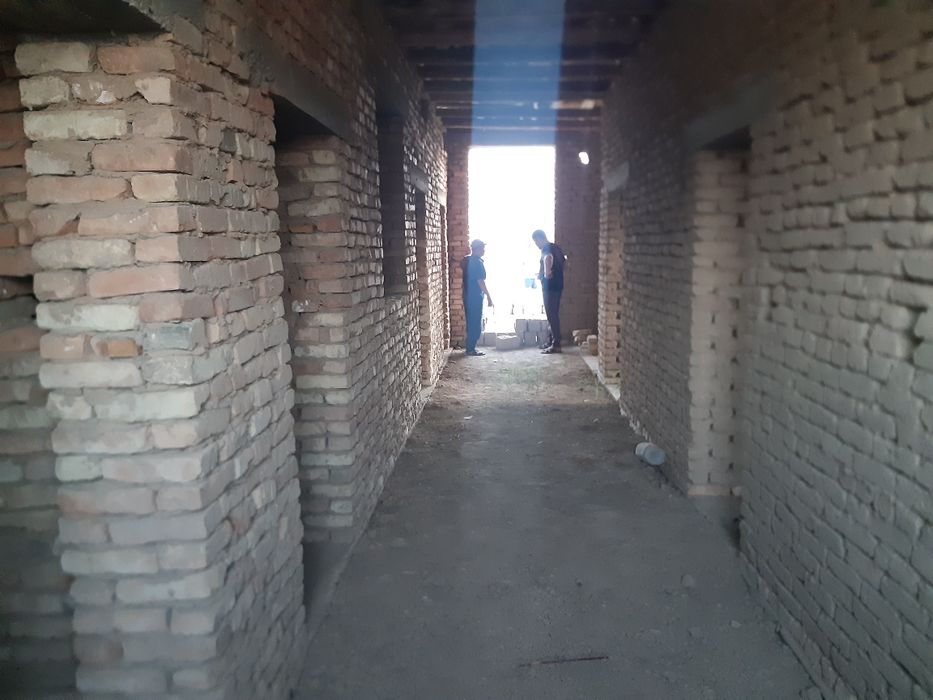 Hovli joy shoshilinch sotiladi