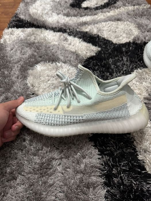 Yeezy 350v2 light blue marime 44