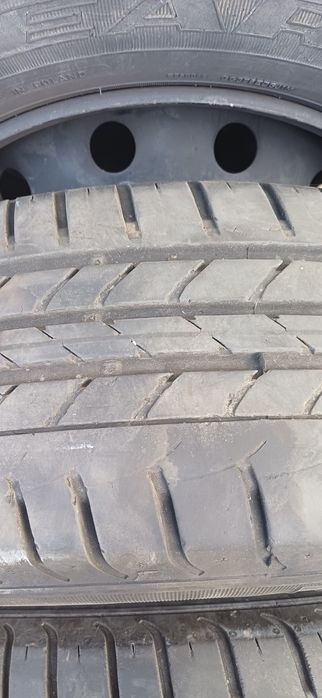 4 jante de tabla cu anvelope de vara si capace originale logan 1