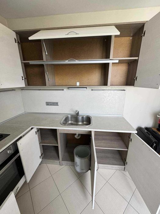 Кухня с уреди като нова !