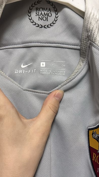 Спортивная футболка