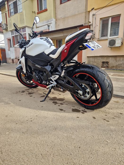 Suzuki gsx.s 950
