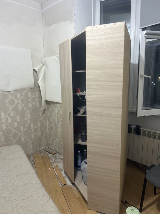 Продам кровать и угловой шкаф