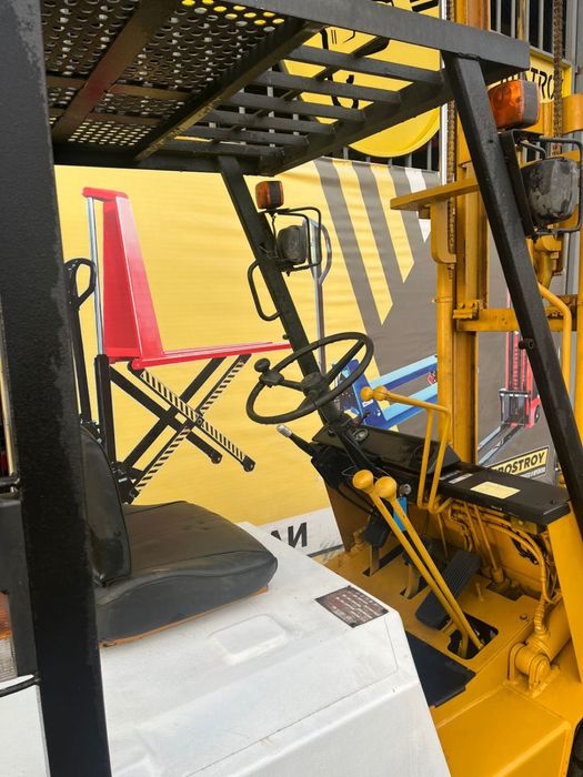 Вилочный погрузчик Коматсу