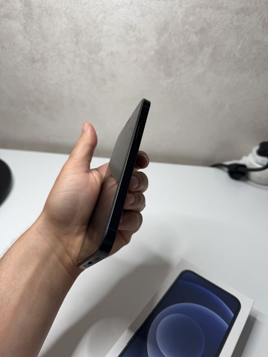 Iphone 12 black, impecabil, la cutie full