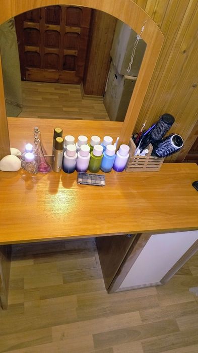 Тоалетка за спалня цвят череша