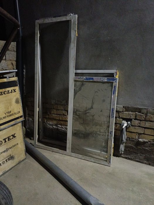 Akfa rom eshik sotiladi