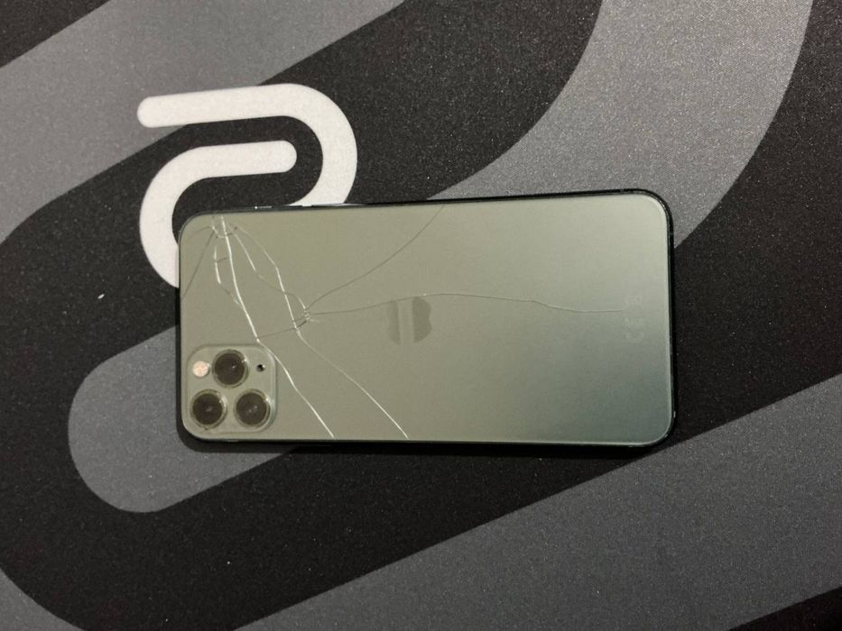 Iphone 11 pro max продажа или обмен читать опис