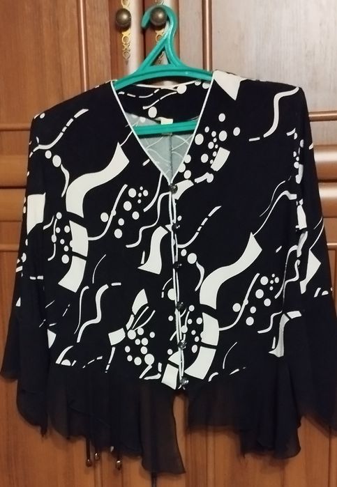 Продам женские вещи.