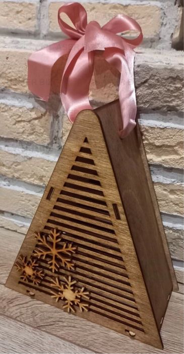 Новогодние подарочные  коробки